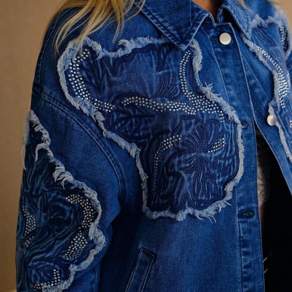 Blue Casual Women's Raw Trim Button Up Denim Jacket - Picture 2 of 6